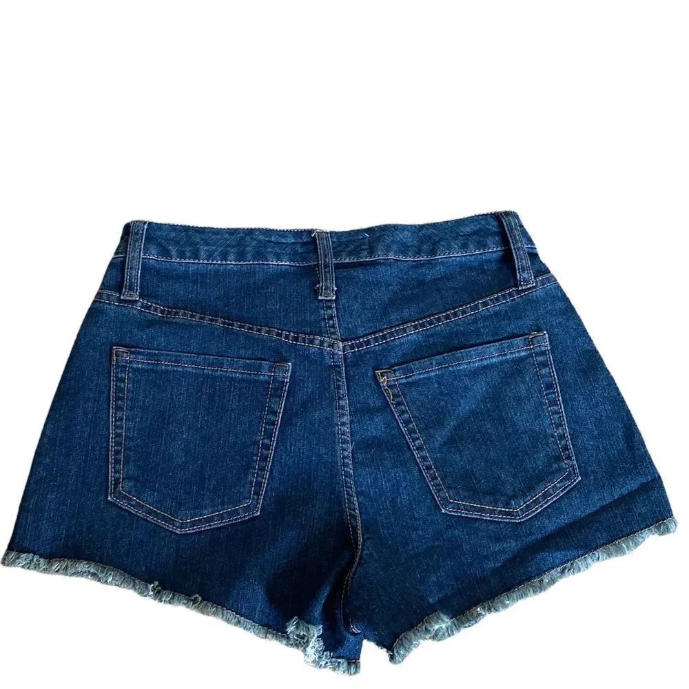 Denim Shorts by Tinseltown Size 4 - Picture 3 of 4